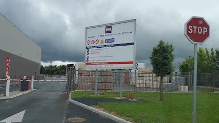 VM - Siège social, Magasin de Matériaux de Construction à L'Herbergement