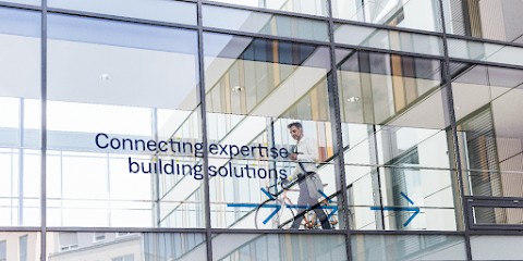 GEZE France, Magasin de Matériaux de Construction à Servon