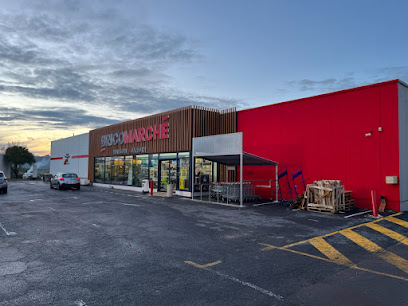 Bricomarché Pezenas, Magasin De Matériaux De Construction à Pézenas